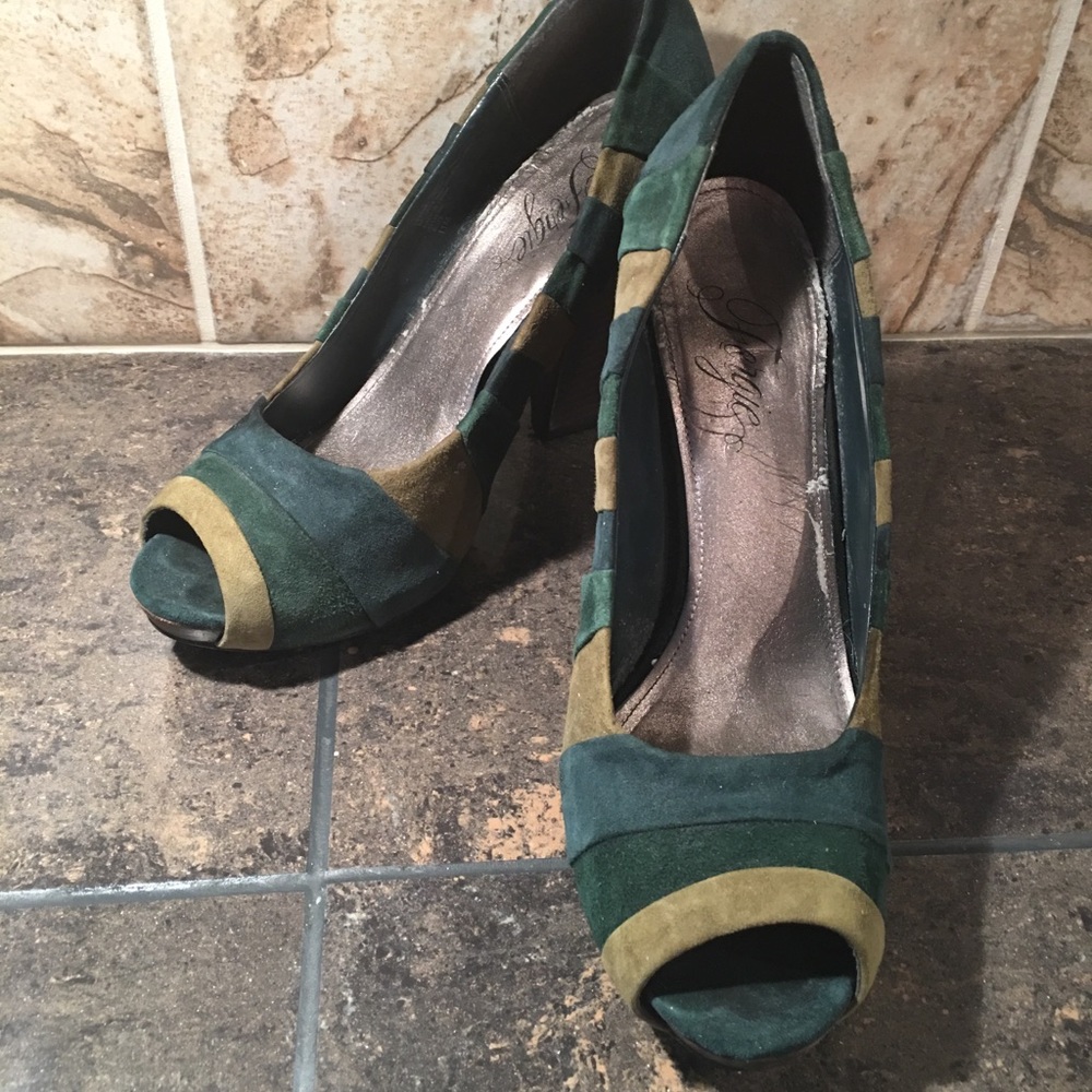 Fergie Green Suede Open Toe Pumps